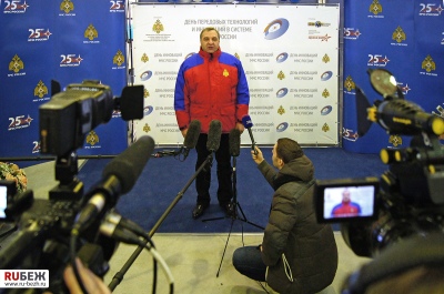 МЧС пообещало поставщикам не сокращать бюджеты на закупку оборудования и снаряжения в 2016 году